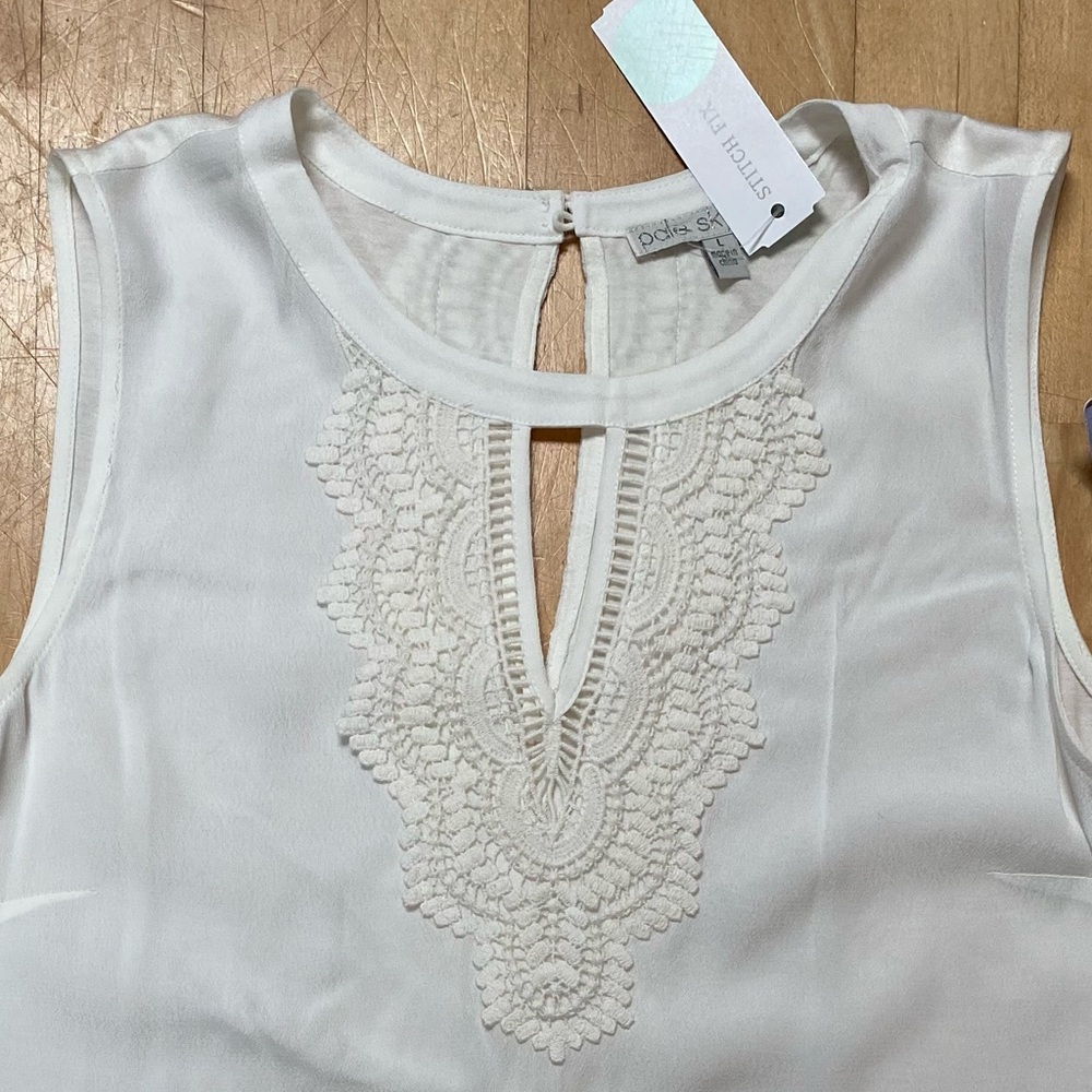 Cream sleeveless keyhole crochet top